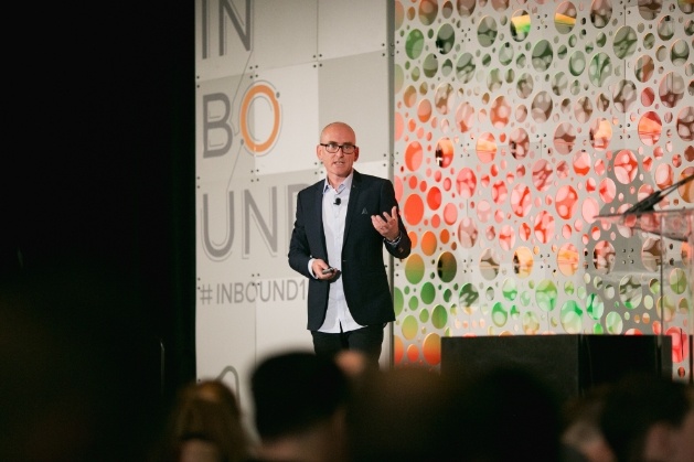 Darren Rowse speaks at HubSpot's Inbound conference on the topic of "lucky" entrepreneurs and their 7 habits.